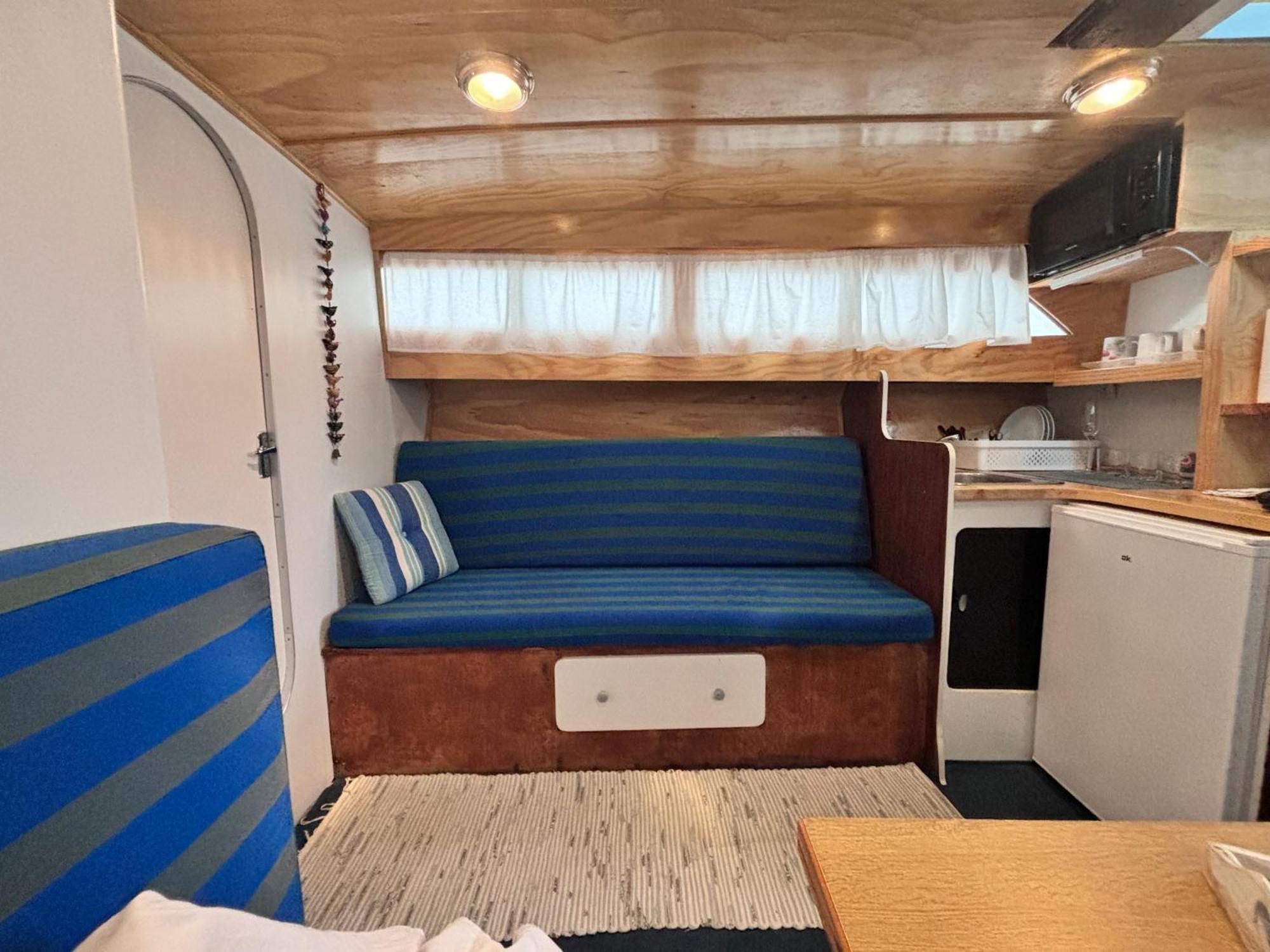 Отель Wonderful Boat For Families And Friends Сан-Адриан-де-Бесос Экстерьер фото